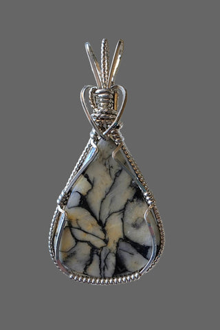 Pinolyth Pendant
