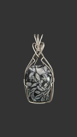 Pinolyth Pendant